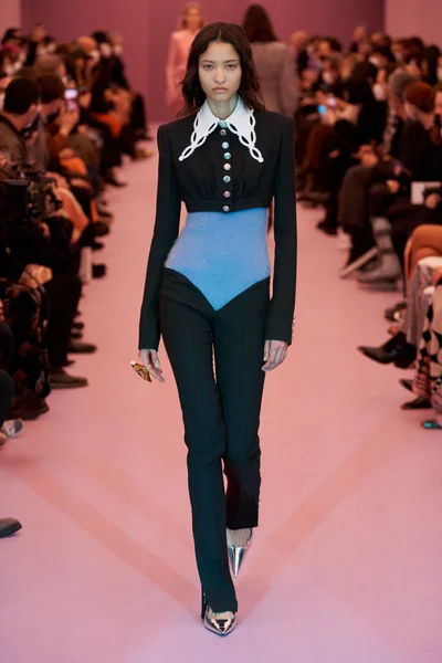 Look 4
